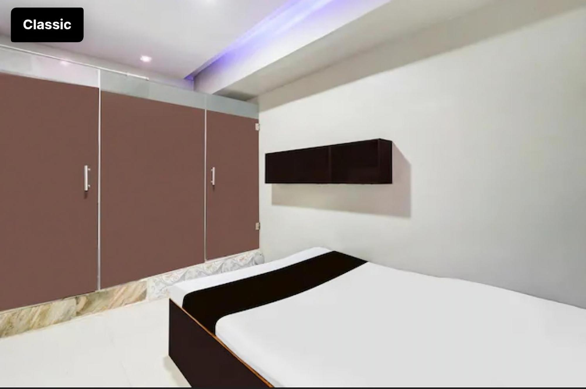 Selfie Rooms Surat Buitenkant foto