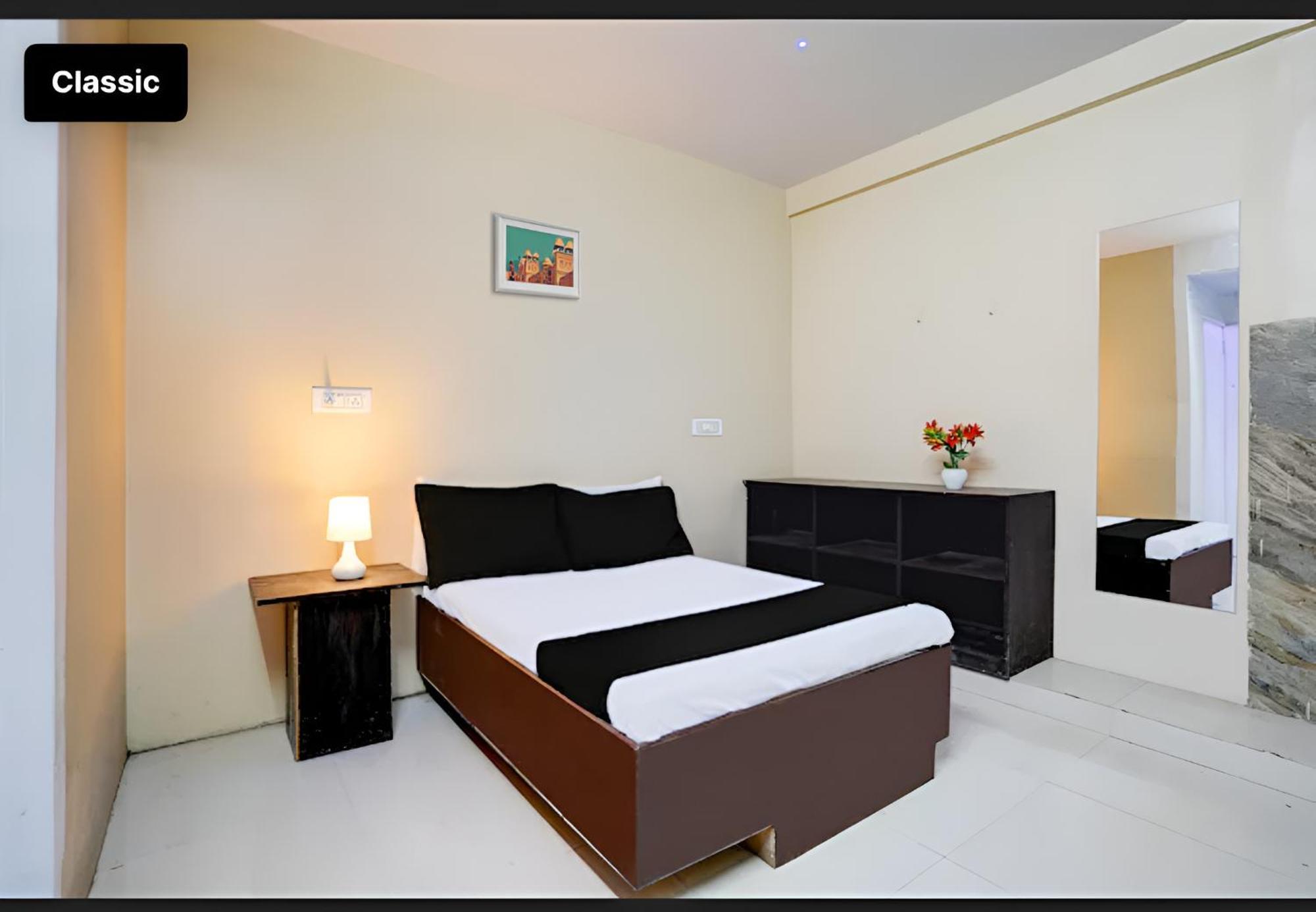 Selfie Rooms Surat Buitenkant foto