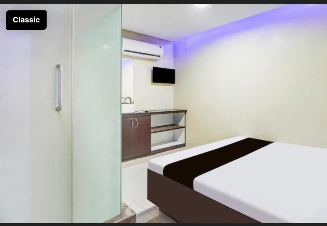 Selfie Rooms Surat Buitenkant foto