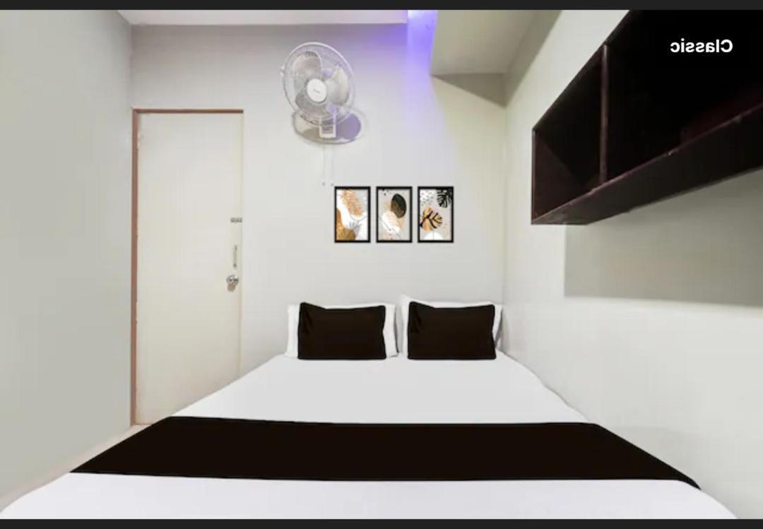 Selfie Rooms Surat Buitenkant foto